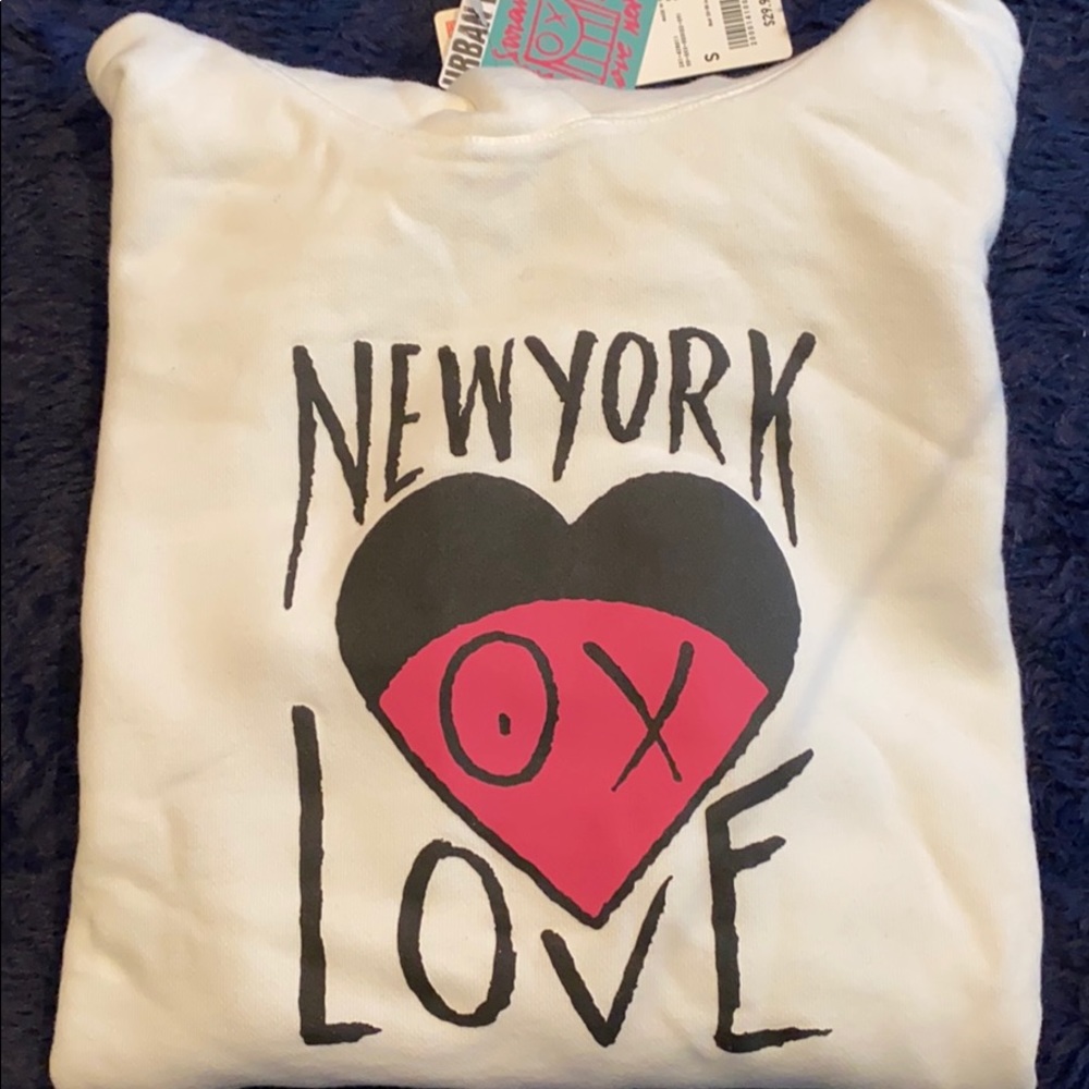 ~Uniqlo~ Urban Walls Andre Saraiva Sweatshirt